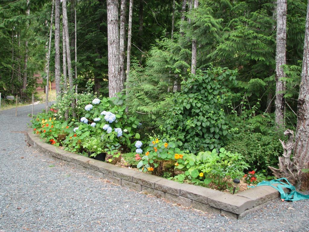 Ashling Cottage Qualicum Beach Exterior photo